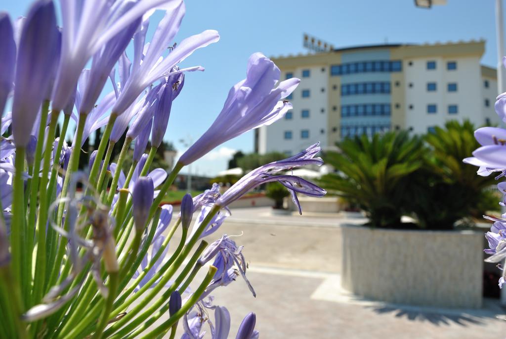 Edra Hotel