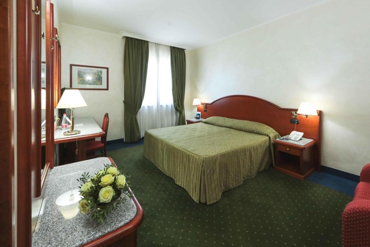Edra Hotel